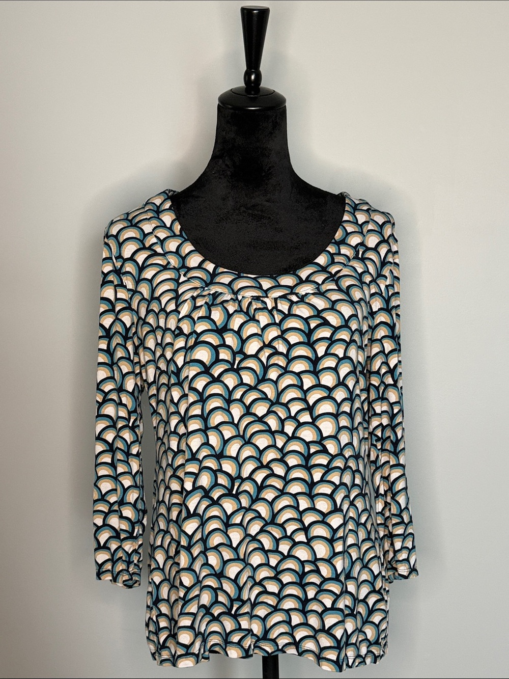 Ann Taylor Teal and Cream Scallop-Pattern Scoop Neck Long Sleeve Top